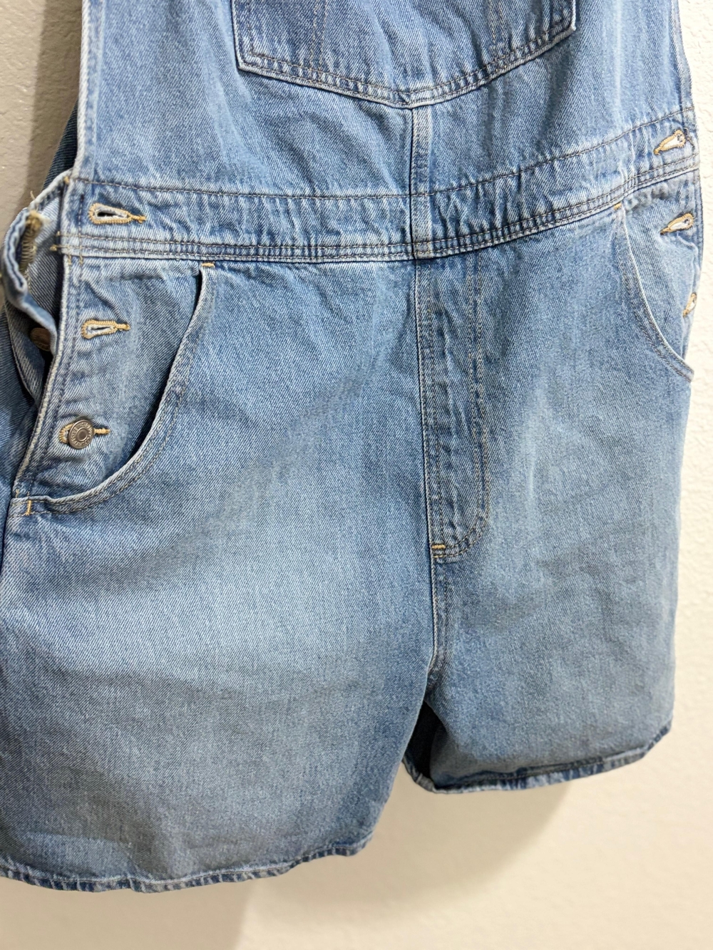 Levi's Light Blue Denim Short Overalls - Picture 3 of 3